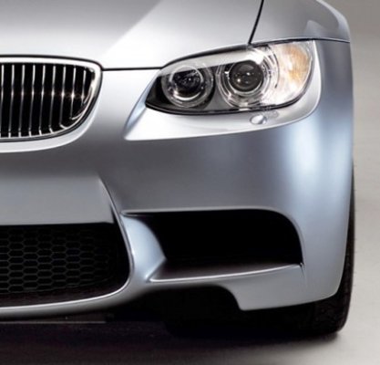 Doi minori au devastat un BMW